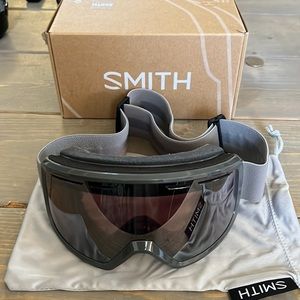 Womens Smith Ski/Snowboard Goggles